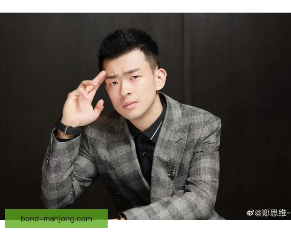 郑思维连续变向过人,赛场节奏变化撕开防线 郑思维连续变向过人,赛场节奏变化撕开防线